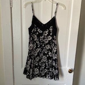 Forever 21 B&W Floral Dress Tunic